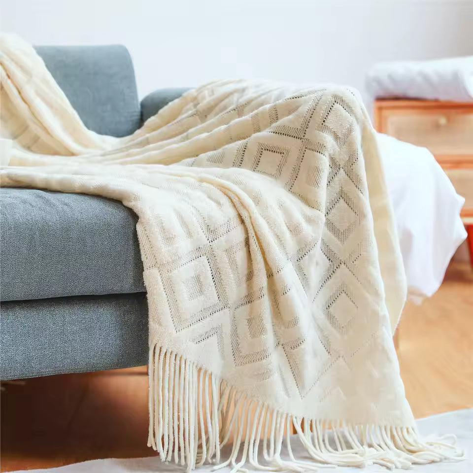 Chunky Knit Cable Throw Blanket with Tassels